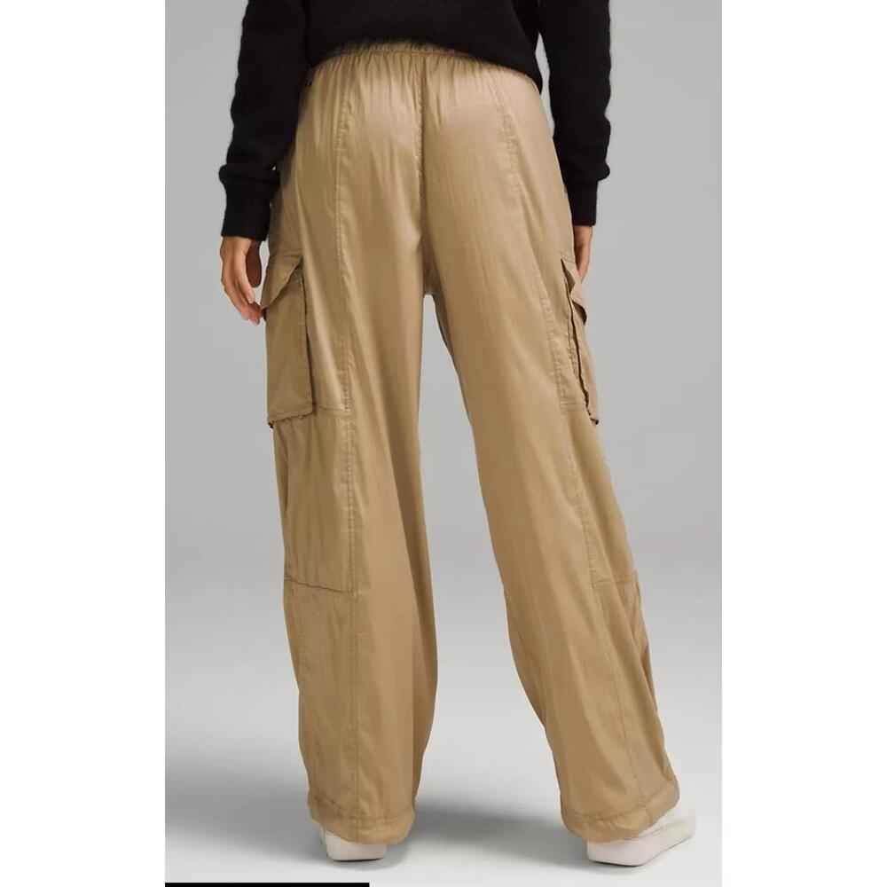 Lululemon Mr Cargo Pants Lightweight, Adjustable Size LARGE - Picture 2 of 7